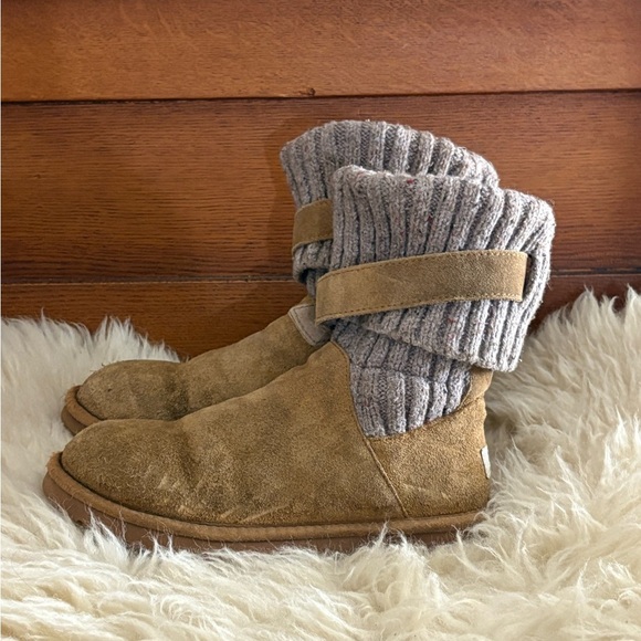 UGG Cambridge Tan Suede Cable Knit Ankle Buckle Winter Boots - Picture 4 of 5